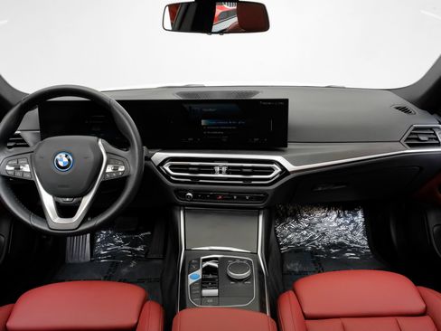 Used 2023 BMW i4 eDrive35 w/ Premium Package RWD image 19