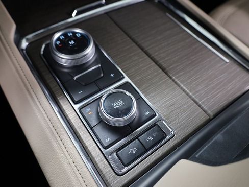 Certified 2024 Ford Expedition Limited image 32