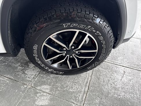 Used 2020 Jeep Grand Cherokee Trailhawk w/ Trailhawk Luxury Group AWD/4WD image 12