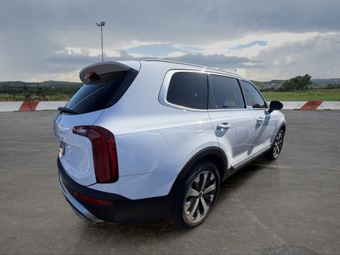 Certified 2022 Kia Telluride S FWD image 3