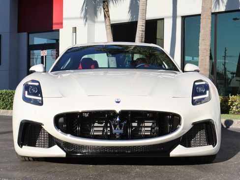 Used 2024 Maserati GranTurismo Trofeo image 11