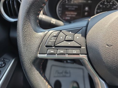 Used 2020 Nissan Kicks SR w/ SR Premium Package FWD image 14