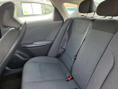 Used 2025 Kia K4 FWD image 37