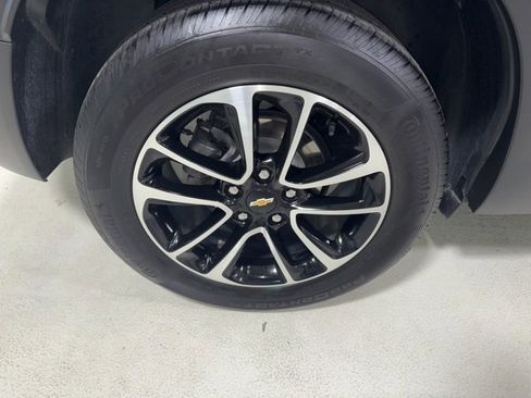 Used 2025 Chevrolet TrailBlazer LT w/ Driver Confidence Package image 9