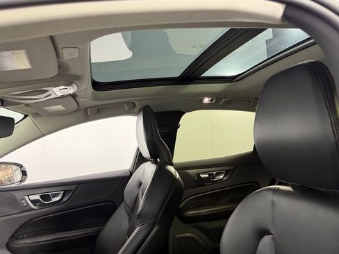Used 2022 Volvo S60 B5 Momentum image 23