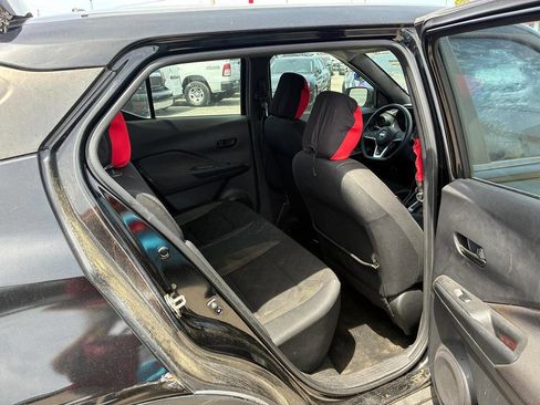 Used 2020 Nissan Kicks S FWD image 10