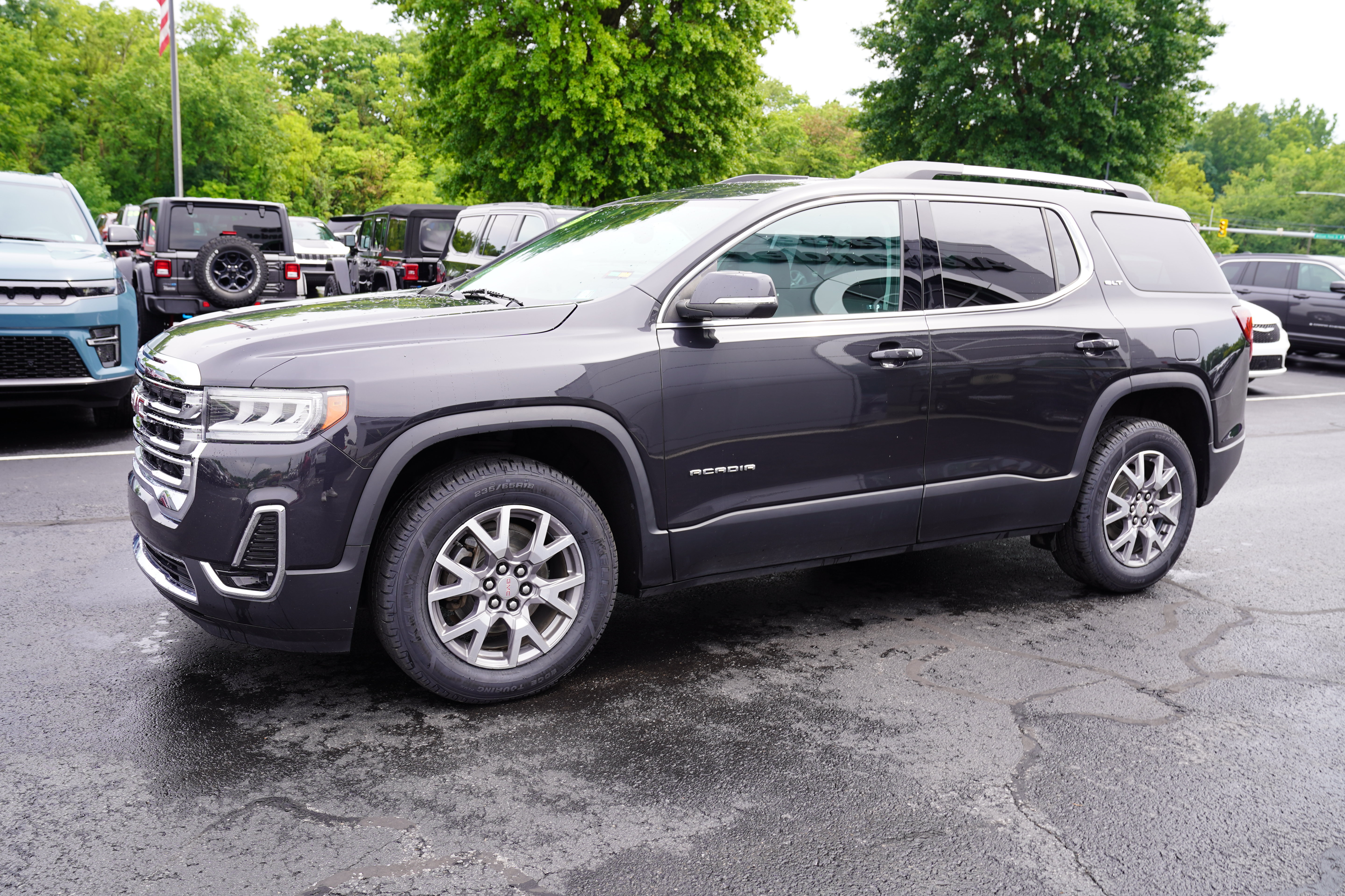 Used 2020 GMC Acadia SLT w/ Trailering Package AWD/4WD image 12