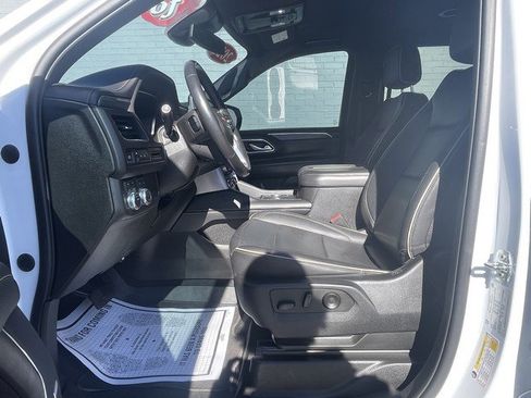 Used 2023 GMC Yukon XL SLT image 13