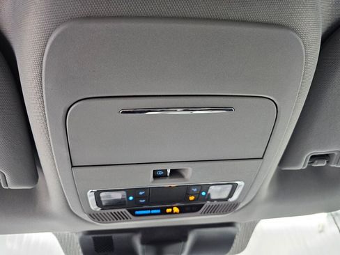 Used 2022 Ford F150 Lariat w/ Equipment Group 502A High image 12