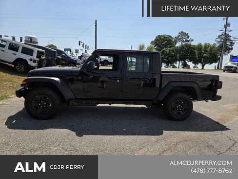 New 2026 Jeep Gladiator Sport AWD/4WD image 3