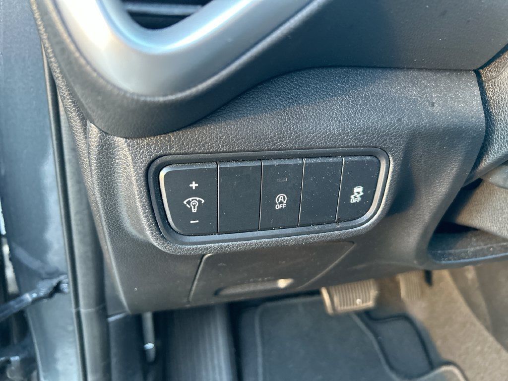 Used 2022 Kia Soul LX FWD image 13