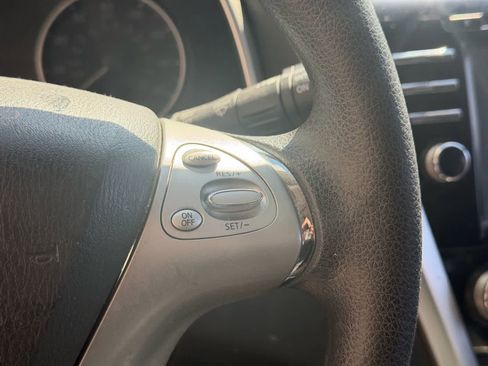 Used 2018 Nissan Murano S image 12