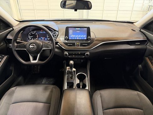 Used 2023 Nissan Altima 2.5 SV image 22