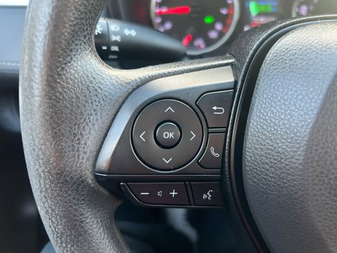 Used 2022 Toyota RAV4 LE image 15