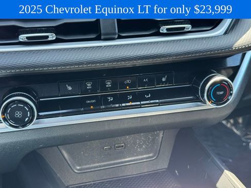 Used 2025 Chevrolet Equinox LT FWD image 18