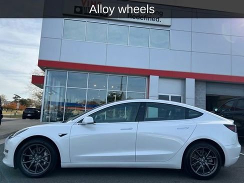 Used 2019 Tesla Model 3 Standard Range Plus image 13