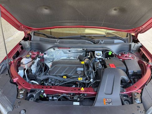 Used 2025 Chevrolet Trax LT FWD image 31