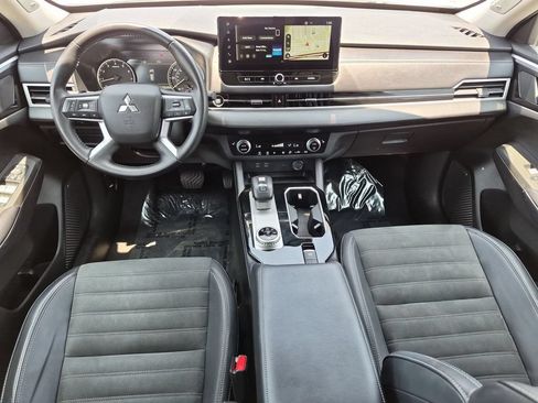 Used 2025 Mitsubishi Outlander SE AWD/4WD image 26