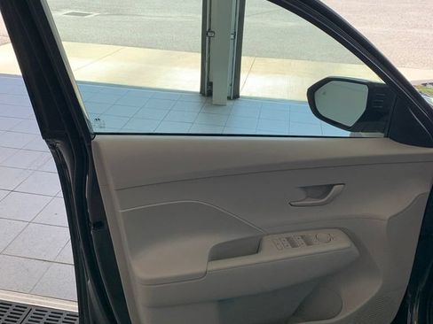 Certified 2024 Hyundai Kona SEL AWD/4WD image 6