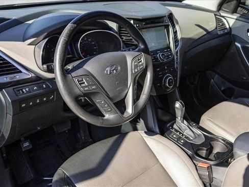 Used 2014 Hyundai Santa Fe GLS image 10