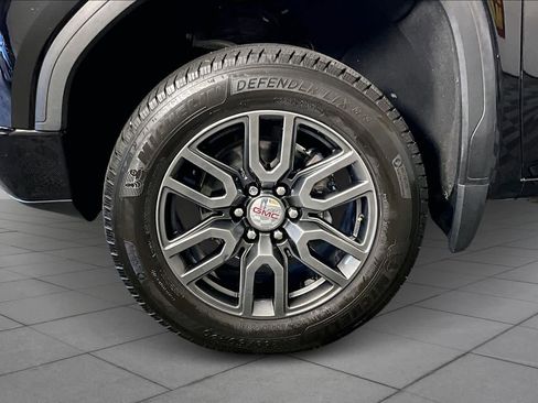 Certified 2022 GMC Sierra 1500 AT4 w/ AT4 Premium Package image 9