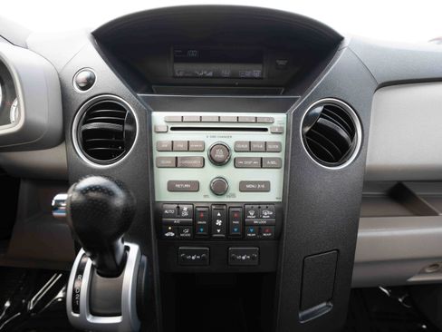 Used 2010 Honda Pilot EX-L image 17