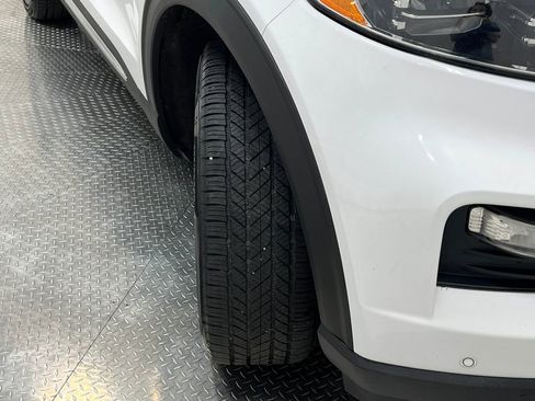 Used 2020 Ford Explorer Limited AWD/4WD image 38