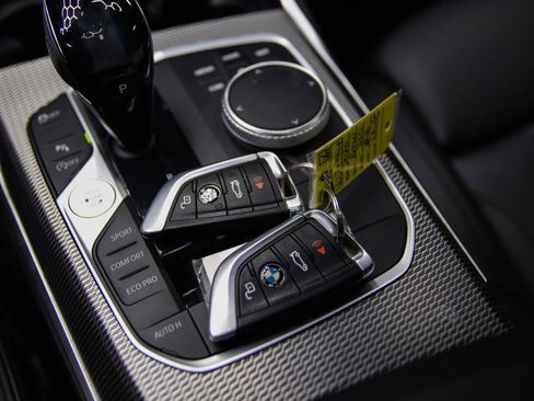 Used 2020 BMW 330i Sedan w/ M Sport Package image 38