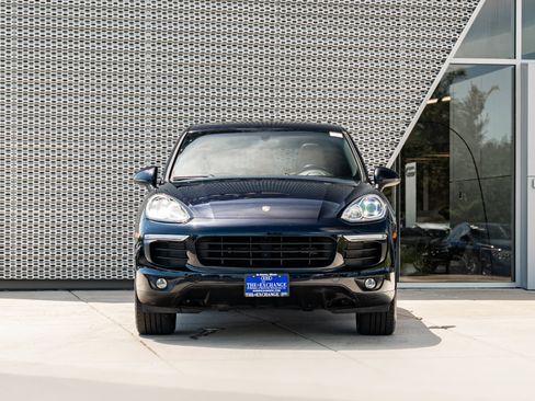 Used 2016 Porsche Cayenne AWD/4WD image 34