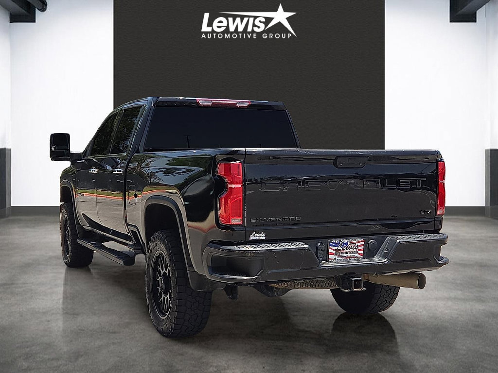 Used 2024 Chevrolet Silverado 3500 LTZ AWD/4WD image 3