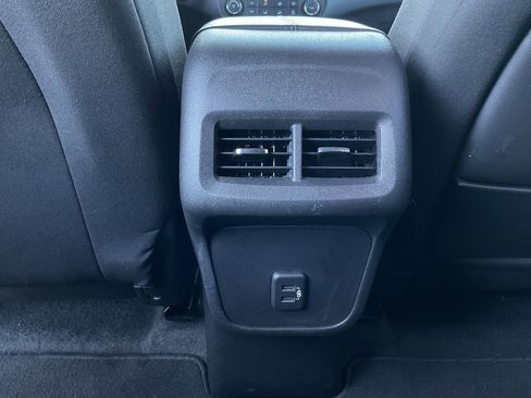 Used 2024 GMC Terrain SLE image 19