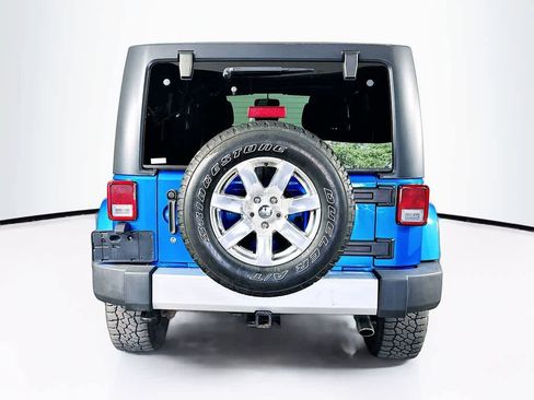Used 2015 Jeep Wrangler Unlimited Sahara w/ Dual Top Group AWD/4WD image 5