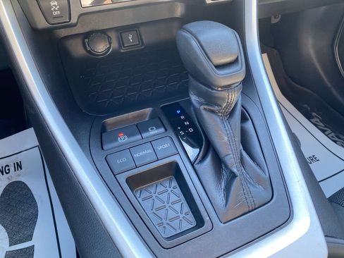 Used 2020 Toyota RAV4 LE w/ All Weather Liner Package FWD image 27