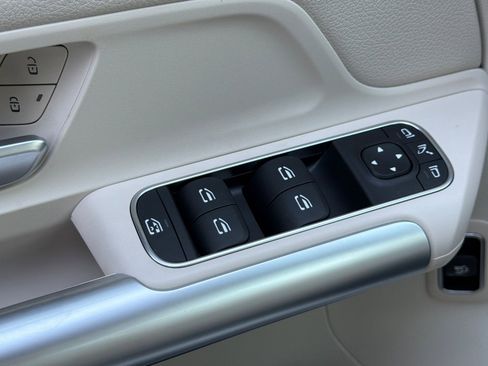 Certified 2025 Mercedes-Benz GLA 250 image 12