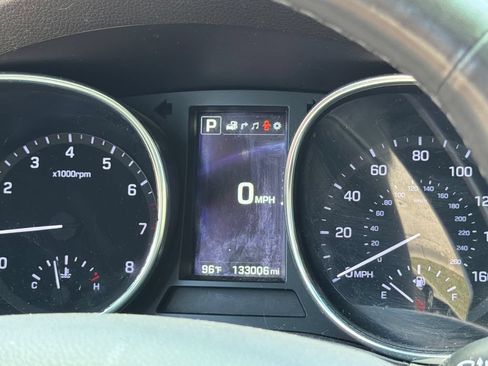 Used 2017 Hyundai Santa Fe Sport w/ 2.4L Tech Package 04 FWD image 23
