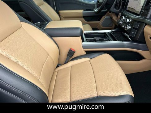 New 2025 Ford F250 Lariat w/ Chrome Package image 12