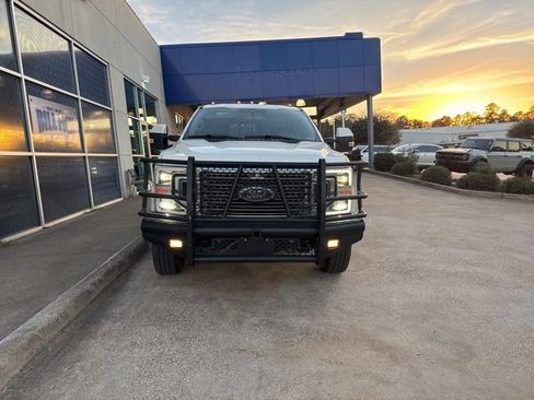 Used 2020 Ford F350 Lariat w/ Lariat Ultimate Package image 3