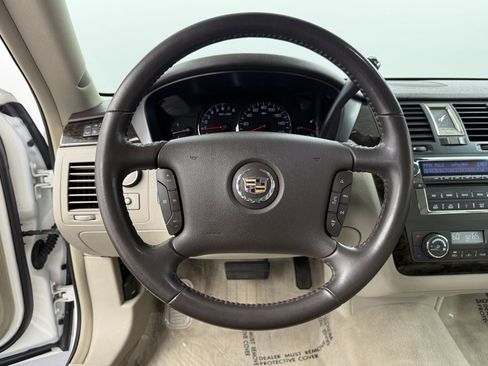 Used 2011 Cadillac DTS image 19