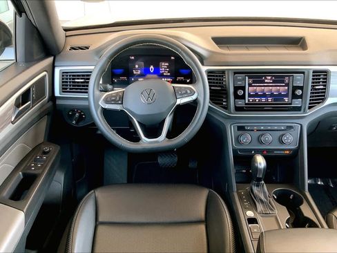 Used 2023 Volkswagen Atlas Cross Sport SE image 12