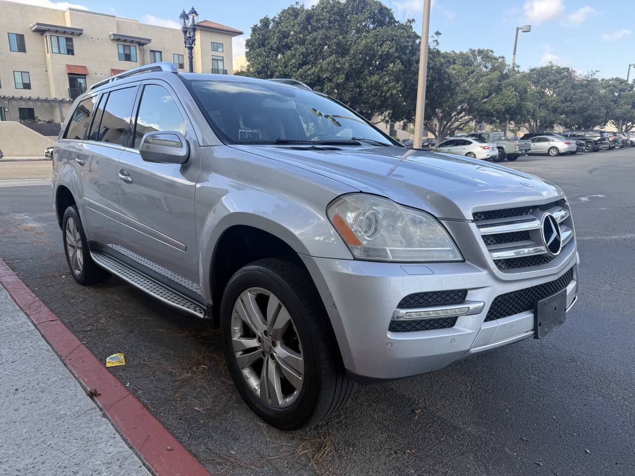 Used 2010 Mercedes-Benz GL 450 4MATIC image 2
