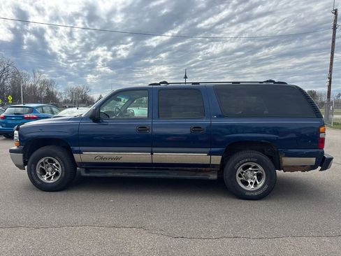 Used 2002 Chevrolet Suburban LS w/ Trailer Pkg image 8