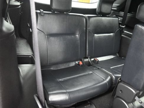 Used 2025 Mitsubishi Outlander AWD image 48