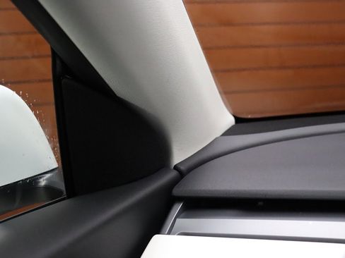 Used 2021 Tesla Model Y Long Range image 60