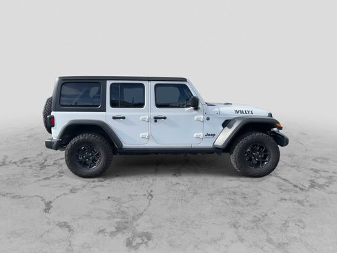 Used 2024 Jeep Wrangler Willys image 9