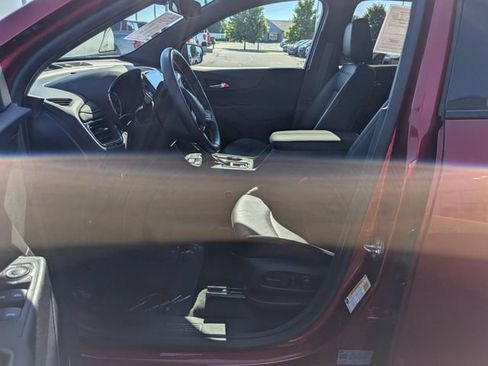 Used 2022 Chevrolet Equinox RS w/ RS Leather Package AWD/4WD image 11