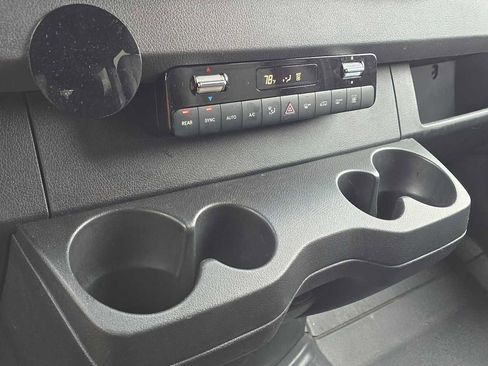 Used 2025 Mercedes-Benz Sprinter 2500 image 34