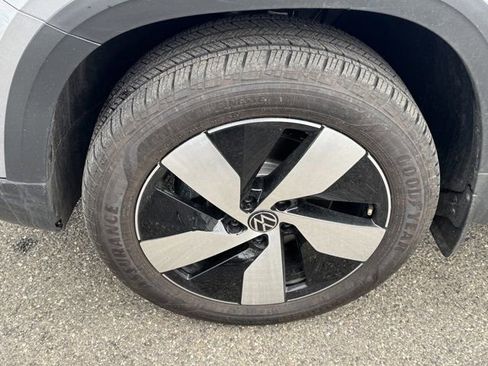 Used 2025 Volkswagen Taos S w/ Taos Adventure Package image 11