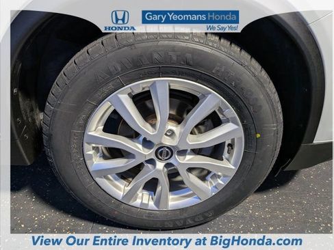 Used 2018 Nissan Rogue SV FWD image 12