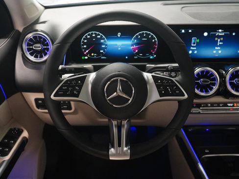 New 2026 Mercedes-Benz GLB 250 4MATIC image 18