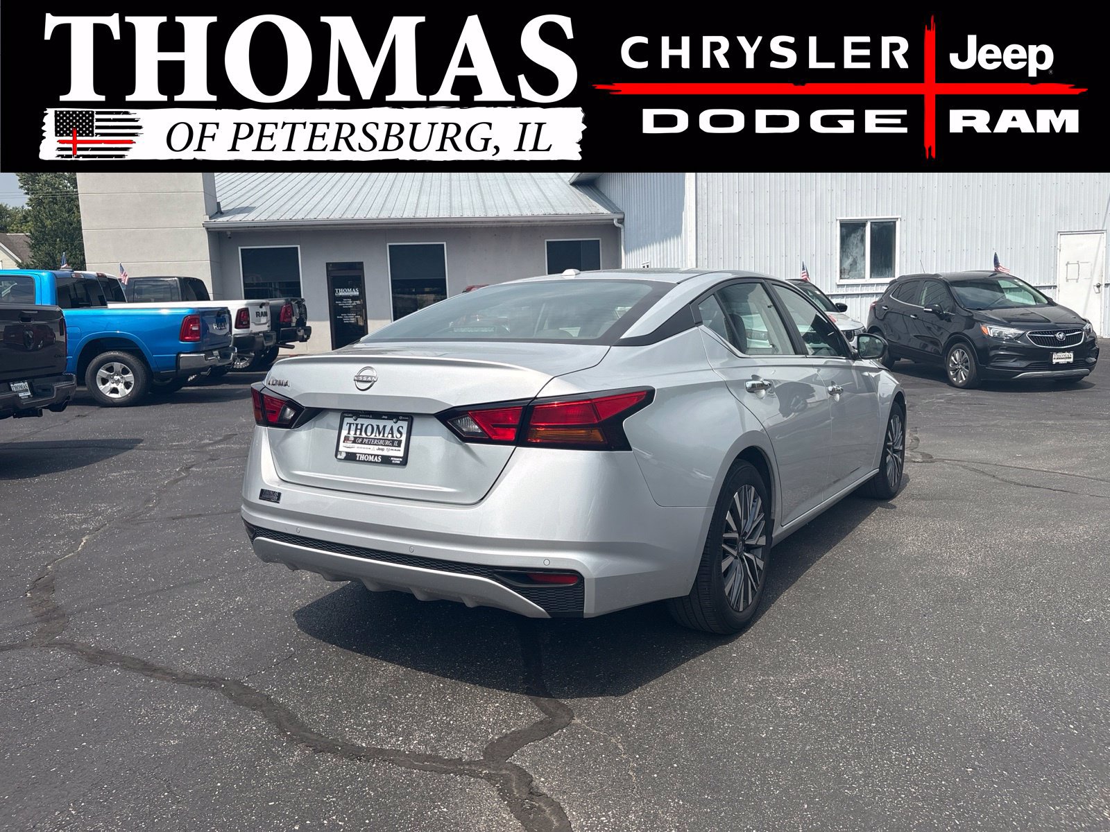 Used 2025 Nissan Altima 2.5 SV FWD image 7